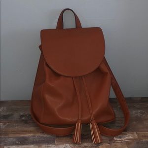 Chestnut fashionable bag! Adjustable straps